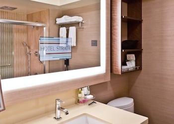 Economy Suite, 1 King Bed (Superior King Executive 413sqft)