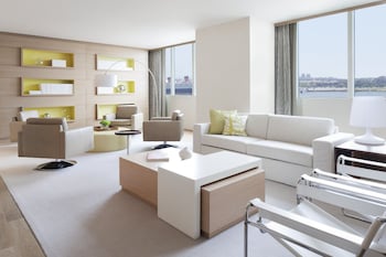 Suite (Regency)