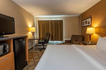 Comfort Room, 1 Queen Bed with Sofa bed (Upper Floor, Stair Access Only)