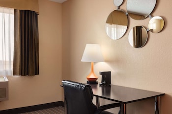 Room, 2 Queen Beds, Accessible, Non Smoking (Mobility Accessible)
