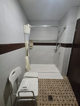 Room, 2 Queen Beds, Accessible, Non Smoking (Mobility Accessible)