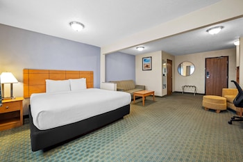 Suite, 1 King Bed with Sofa bed, Non Smoking