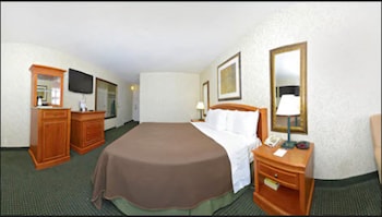 Standard Room, 1 King Bed, Smoking