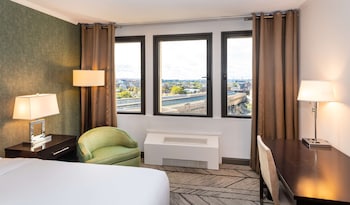 Room, 1 King Bed, Corner