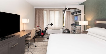 Room, 1 King Bed (Fitness)