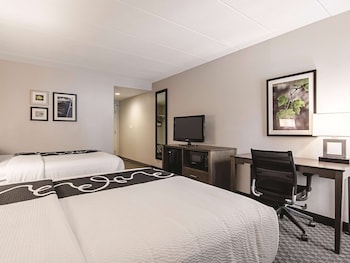 Room, 2 Queen Beds, Accessible, Non Smoking (Mobility/Hearing Impaired Accessible)
