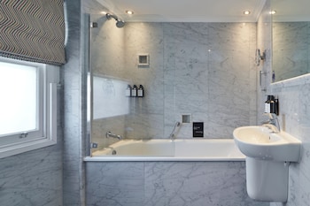 Deluxe Room (King)