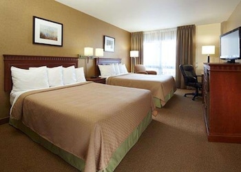 Suite, 2 Queen Beds, Non Smoking