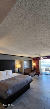Suite, 1 King Bed with Sofa bed, Non Smoking