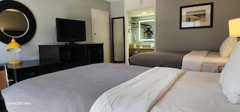 Standard Room, 2 Double Beds, Non Smoking