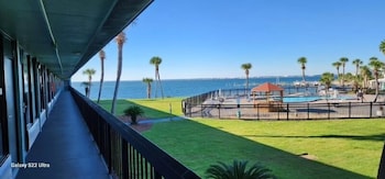 Standard Room, 1 King Bed, Non Smoking, Bay View