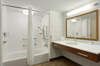 Room, 1 King Bed, Accessible (Hearing)