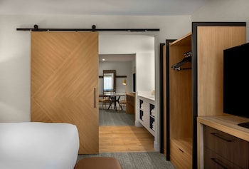 Superior Suite, 1 King Bed (Montague)