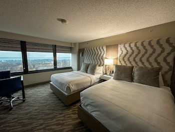 Deluxe Room, 2 Queen Beds, Bay View (Tower Deluxe Bay View Two Queen Beds)