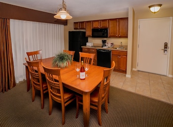 Deluxe Room, 1 Queen Bed with Sofa bed, Golf View (Valleyview One Bedroom Condo)