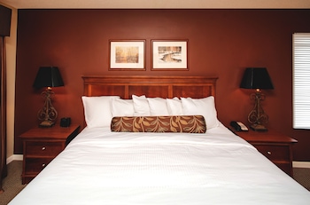 Deluxe Room, 1 Queen Bed with Sofa bed, Golf View (Valleyview One Bedroom Condo)