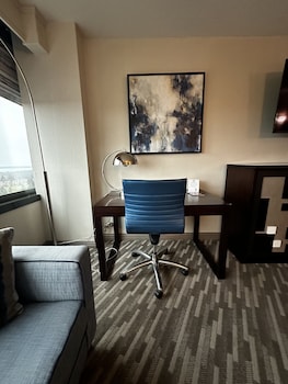 Deluxe Room, 1 King Bed, Bay View (Tower Deluxe Bay View King Bed)