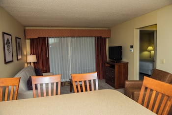 Room, 1 Queen Bed with Sofa bed, Kitchen, Beachside (Shores One Bedroom Condo)