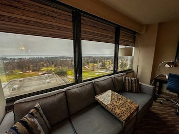 Deluxe Room, 1 King Bed, Bay View (Tower Deluxe Bay View King Bed)
