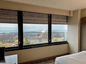 Deluxe Room, 2 Queen Beds, Bay View (Tower Deluxe Bay View Two Queen Beds)