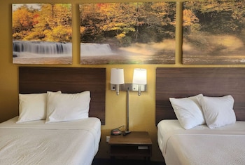 Standard Room, 2 Double Beds, Non Smoking
