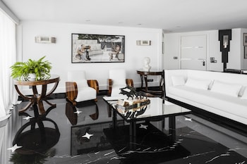 Presidential Suite, Private Pool (Paltrow Sea Sidewith Terrace)