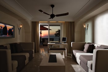 Suite (Callas Sea Side with Plunge Pool)
