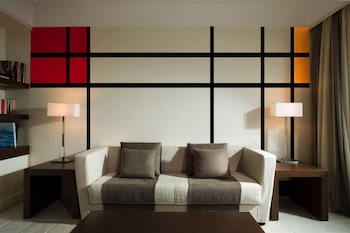 Suite (Art, Sea Side)
