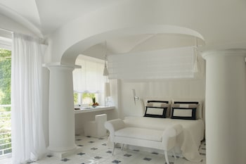 Junior Suite (Garden Side)