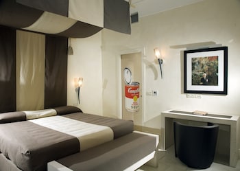 Suite (Private Pool and Garden)