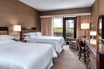 Room, 2 Queen Beds, Garden View