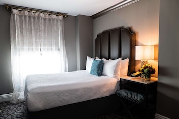 Deluxe Room, 1 Queen Bed, Accessible