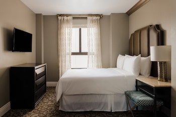 Deluxe Room, 1 Queen Bed