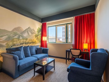 Junior Suite - 1 double bed and sofa