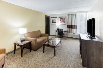 Suite, 2 Queen Beds, Non Smoking (Upgrade)