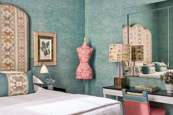 Accessible Deluxe King Room