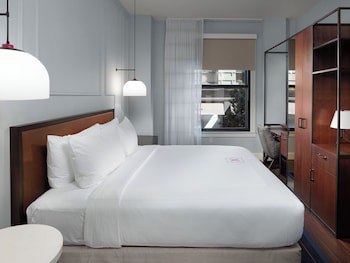 Room, 1 Queen Bed (ADA Communication)