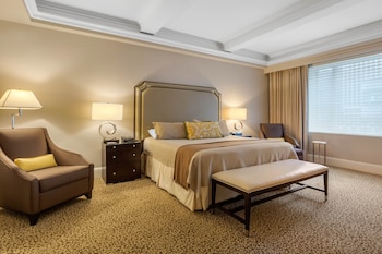 Premier Room, 1 King Bed, City View