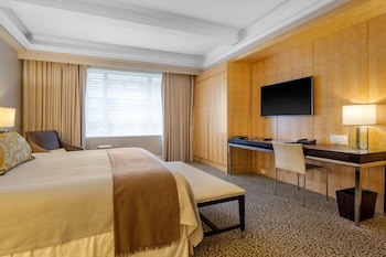 Premier Room, 1 King Bed (Skyline View)