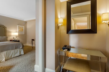 Suite, 2 Queen Beds (Madison)