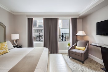 Suite, 1 King Bed (5th Avenue)