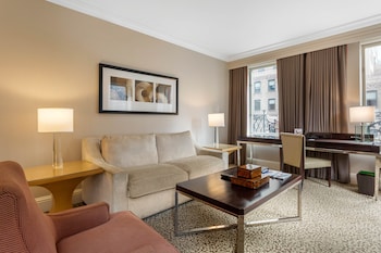 Suite, 2 Queen Beds (Madison)