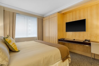 Premier Room, 1 King Bed, City View