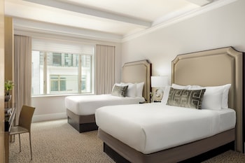 Premier Room, 2 Double Beds, City View (Accesible)