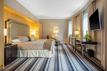 Luxury Suite, 1 King Bed (Rodgers and Hammerstein)