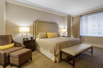 Premier Room, 1 King Bed, City View