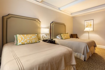 Premier Room, 2 Double Beds, City View (Accesible)
