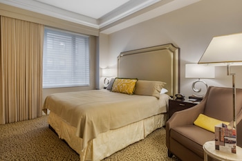 Deluxe Room, 1 King Bed