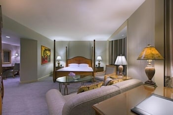 Presidential Suite, 1 King Bed (Sheraton Club)