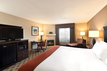 Standard Room, 1 King Bed, Fireplace